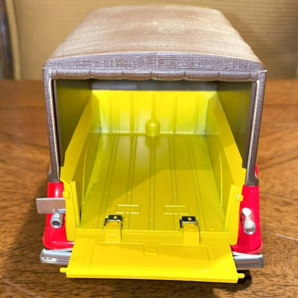 Solido Ford V8 Pick Up 1936 Dunlop Tyres Graphics Model Truck 1/19 Scale - Picture 5 of 9